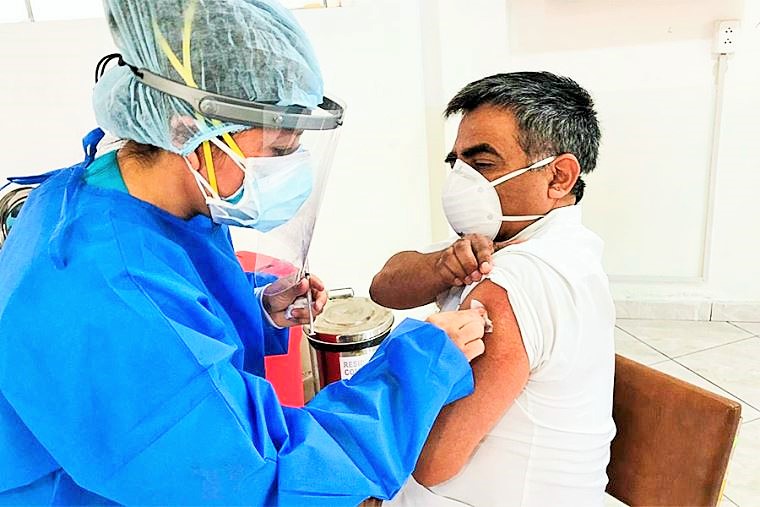 Se inició en el Perú vacunación contra la Covid 19