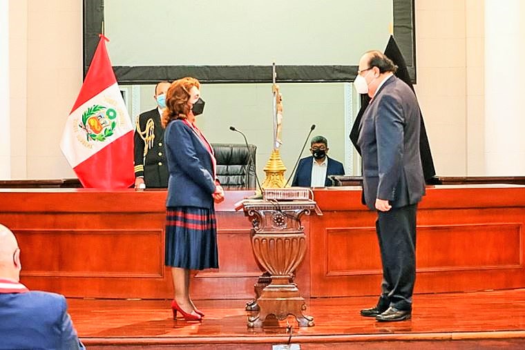 Julio Velarde jura como presidente del BCR