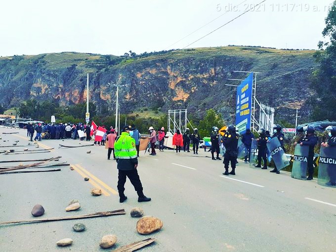 Por quinto día consecutivo, carreteras siguen bloqueadas según reporte PNP y Sutrán y gobierno no soluciona nada