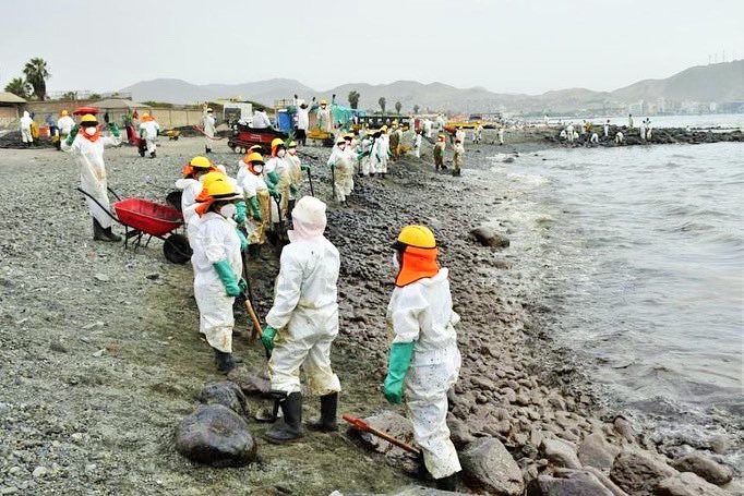 Dicapi continúa supervisión de trabajos sobre playas afectadas tras derrame de hidrocarburos en Ventanilla