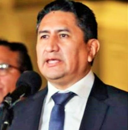 Comisión de Ética aprueba informe que declara procedente denuncia de oficio contra congresista Freddy Díaz