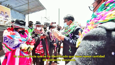 300 tenientes y tenientinas gobernadoras del pueblo Aimara le dijeron sí a la vacuna contra la COVID-19 (video)
