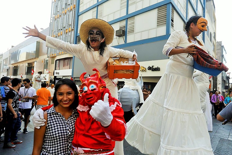¡Participa en el concurso de fotografía por el Carnaval de Lima!