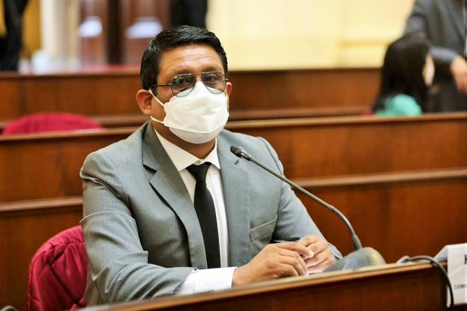 Congreso iniciará acciones legales contra Karelim López por supuestamente haber presentado prueba falsa de COVID-19