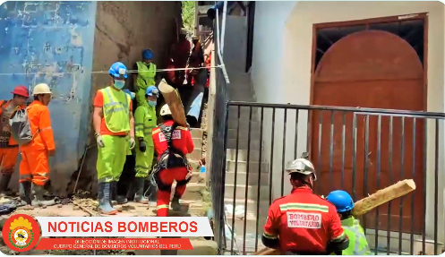 Bomberos Voluntarios intensifican labores de búsqueda y rescate en el centro poblado de Retamas