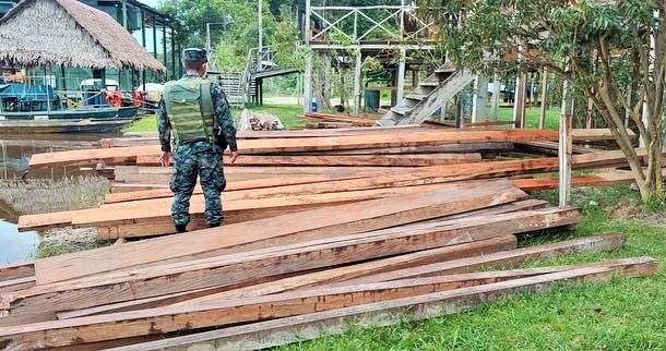 Personal guardacostas interviene embarcaciones artesanales que transportaban madera de procedencia ilegal en río Nanay