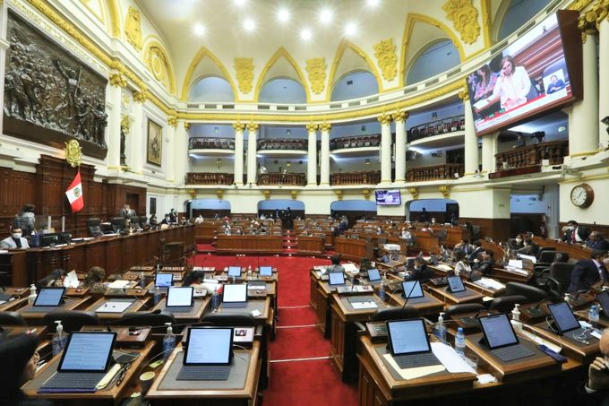 Parlamento aprueba moción que exhorta a Pedro Castillo a presentar su renuncia irrevocable a la presidencia de la República