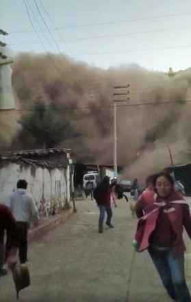 Se registra derrumbe en cerro Cruz de Shallapa, en el distrito de Chavín de Huántar, provincia de Huari (video)