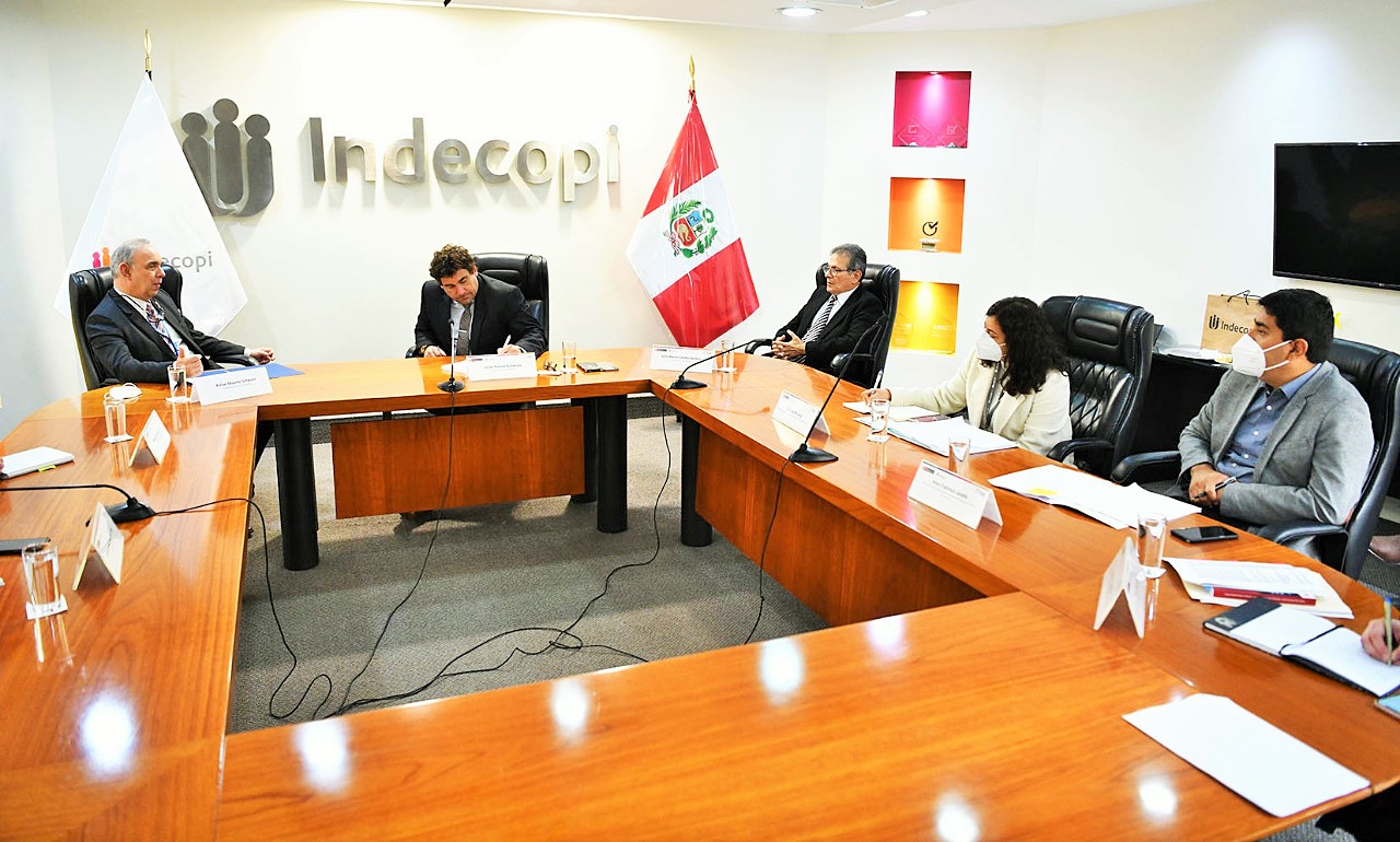 Indecopi y Osiptel promoverán la competencia y derechos de los usuarios de servicios de telecomunicaciones