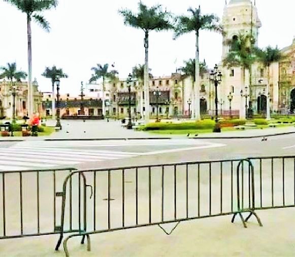 PJ dispone que Ejecutivo retire rejas de la Plaza Mayor del Centro Histórico de Lima