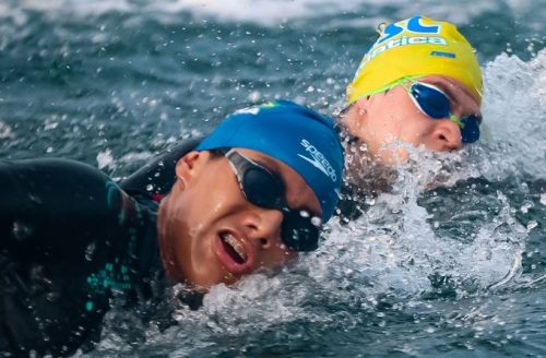 ¿Qué ventajas tiene la práctica de la natación en adultos mayores? 🏊