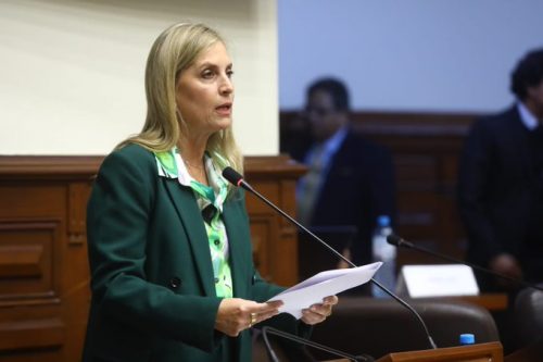 Legisladora MariCarmen Alva siente vergüenza por votación congresal que salvó a 