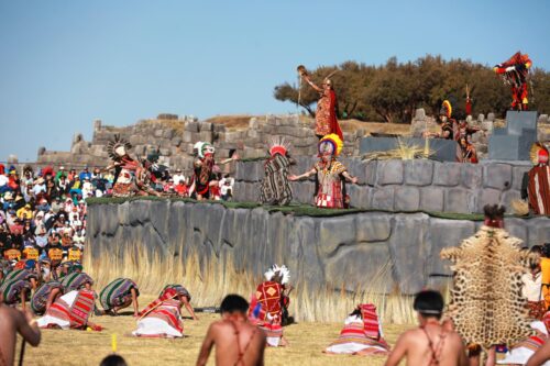 Separan a más de 1000 docentes y administrativos por violación, terrorismo y otros delitos 🔍