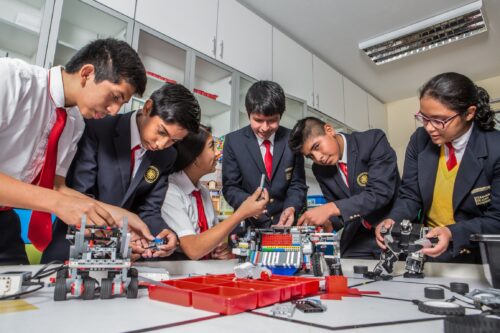 Invitan a inventores, universidades y empresas peruanas a participar en competencia internacional iCAN 2024 🔍