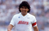 Camiseta del Napoli usada y autografiada por Maradona será premio mayor en torneo de póker 👕