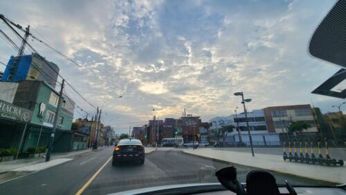 En Lima distritos cercanos al mar continuarían con cielo cubierto y neblina durante las primeras horas de la mañana⛅