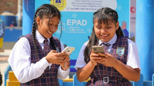 #EPAD 💕 ¡Cada vez más peruanos se conectan a las #PlazasWifi! ⛲️
