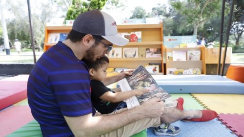 Impulsan “Biblioruedas” una iniciativa que lleva libros, juegos y momentos de compañía a pacientes y familiares durante su espera médica 📒