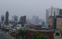 Un vórtice costero de niveles bajos se viene desarrollando frente a la costa sur de Lima desde las primeras horas de la mañana🌪️
