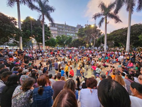 Miles de personas visitaron Miraflores por Semana Santa 👪