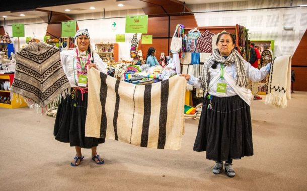 Ruraq Maki, Antayetachari Aoki: Maestras y maestros artesanos presentan prendas para combatir el frío invierno limeño 🧥