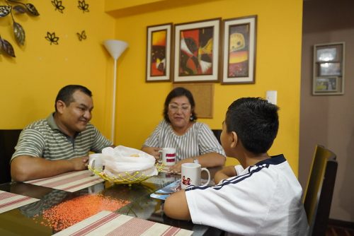 Signify recuerda la importancia de una luz de calidad en el hogar para evitar la fatiga ocular 👀