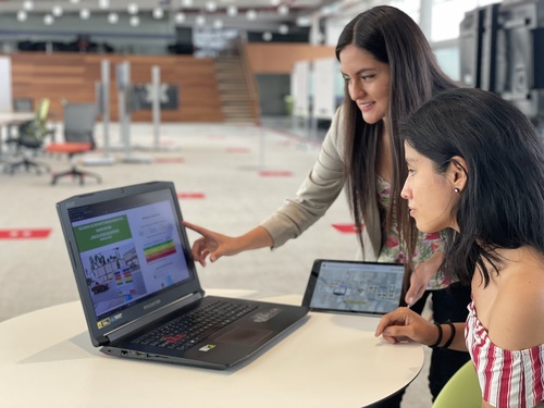 Presentan proyecto de ley para que creadores de contenidos tengan título profesional 👀