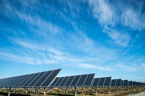 Primera planta híbrida solar del mundo: BlueSolar trae la innovación a España en octubre 🌞