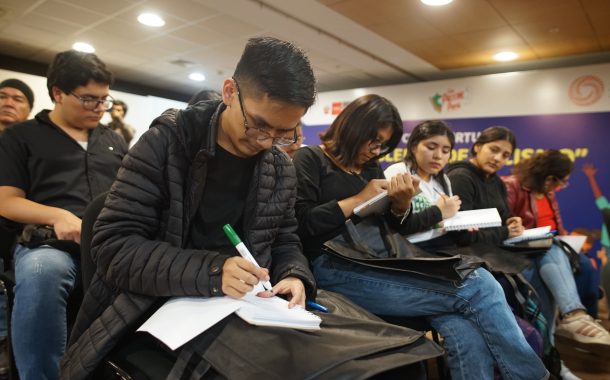 ¡Participa en el Concurso Nacional #CrónicasDeLaSalud! 📒