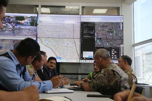 Municipio de Miraflores, PNP y FF. AA. acuerdan estrategias de seguridad por estado de emergencia 👮‍♀️