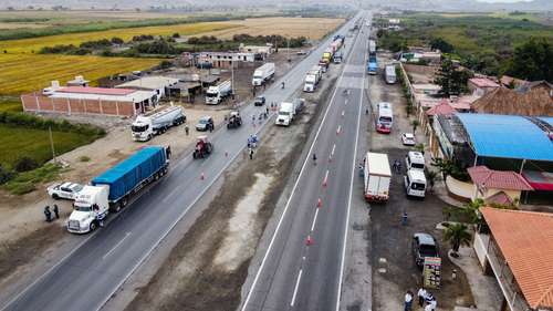 SUTRAN lideró megaoperativo en el km 455 de la Panamericana Norte 🚓