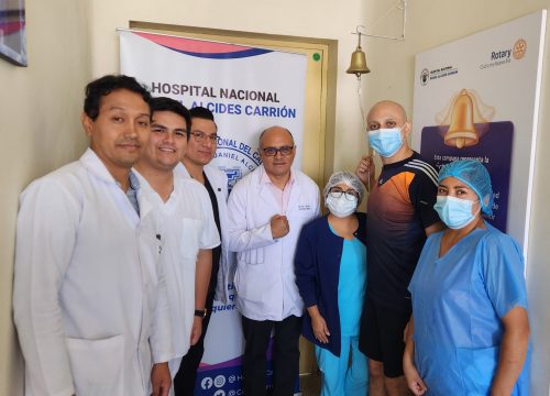 En menos de cinco meses salvan a paciente con cáncer de testículo agresivo 🩺