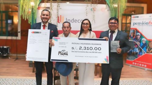 Poeta de 93 años publica su primer poemario gracias a iniciativa que promueve la propiedad intelectual en adultos mayores 👵