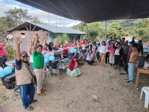 17 socias de la Asociación de Mujeres Emprendedoras de Moyabamba – Chungui ejecutan Plan de Emprendimiento para mejorar producción y comercialización de café pergamino ☕