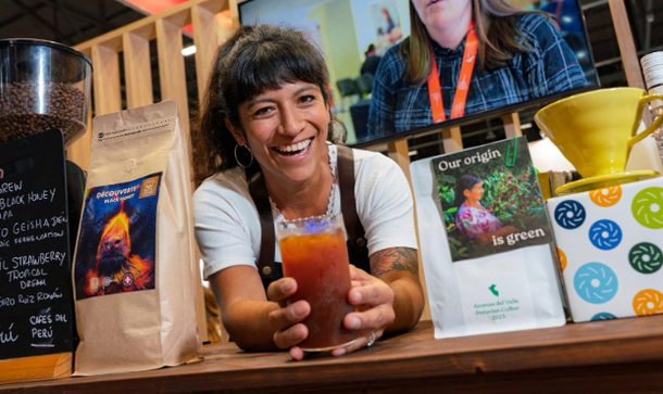Perú alcanza récord de US$ 1 796 millones en exportaciones de café y beneficia a 223 mil familias productoras 💵