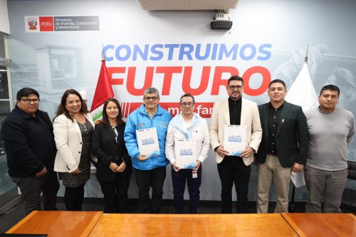 Firman contrato para la implementación de la PMO del proyecto de agua y alcantarillado de Juliaca 💦