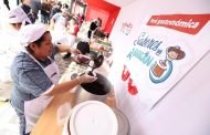 Socias de ollas comunes y comedores populares generan ingresos ofreciendo potajes peruanos en la “esquina de la inclusión” de San Isidro 🍽️
