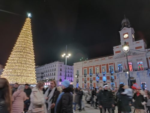 Navidad del niño, y “Considerando en frío, imparcialmente” *