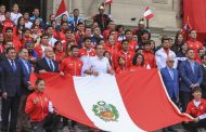 Entregan la bandera del Perú a los deportistas abanderados de los XX Juegos Deportivos Bolivarianos Ayacucho-Lima 2025 🏃