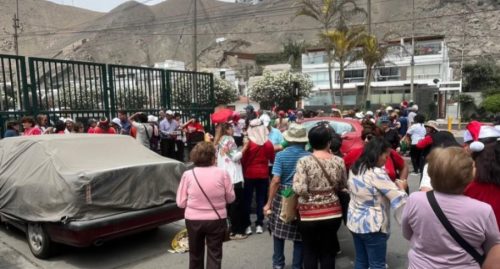 La Molina: Adultos mayores denuncian impedimento y trato hostil durante actividad navideña en el frontis del CIAM 🔍