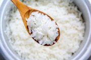 ¡Consiente a mamá con el exquisito sabor del arroz peruano! 💚