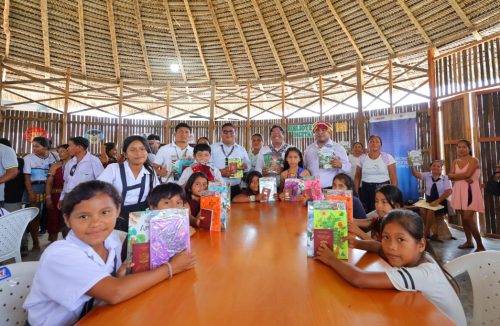 Inauguran biblioteca municipal intercultural fronteriza ARUTAM que beneficiará a cerca de 20 mil habitantes en la Amazonía 📒