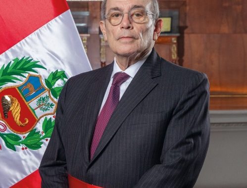 Canciller Hugo de Zela y ministo de Defensa, Carlos Alberto Diaz, 