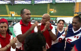 🏐 ¡Medalla de plata para Perú en el voleibol sentado! 🥈
