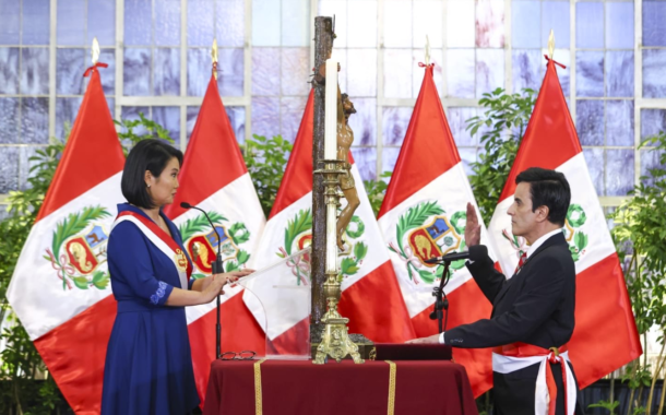 Presidenta Keiko Fujimori tomó juramento a su gabinete ministerial 🔍