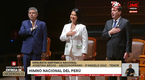 Keiko Fujimori recibió las credenciales del JNE que la acreditan como presidenta electa del Perú