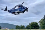 ¿Sería viable y eficiente un mundo con coches voladores? El desafío energético de despegar el tráfico del suelo 👀